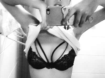 灰常好看了,第一次穿这种性感的嘻嘻 灰常好看了,第一次穿这种性感的嘻嘻