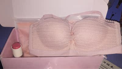 听说这几天有 山竹 但物流很快。 款式很好看 质量摸着也不错 送的腮红棒很好看哦 听说这几天有 山竹 但物流很快。 款式很好看 质量摸着也不错 送的腮红棒很好看哦