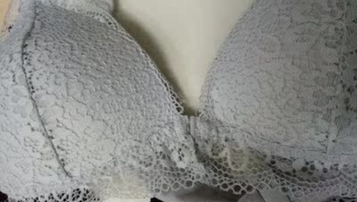 买一送一很不错质量也很好，聚拢效果也不错，很有型，一下迈了几套回来换着穿