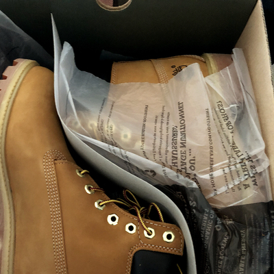 买给男票的新年礼物 他很喜欢这鞋子 买给男票的新年礼物 他很喜欢这鞋子