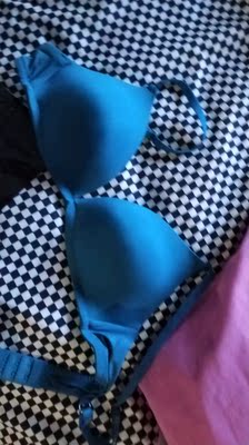 内衣收到 试穿了  和我很合适  穿的也舒服  买的绿色 很喜欢  质量也很好  还会回购