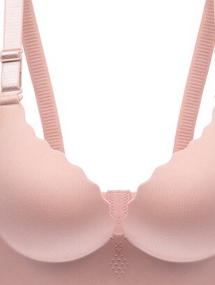 内衣很漂亮，摸起来薄薄的，弹性很大，穿身上非常贴身舒服。舒服透气不憋闷，款式简简单单，关键特别聚拢胸型，下水洗了没变形也没掉色，颜色很正特别喜欢，超级实惠，推荐大家购买!