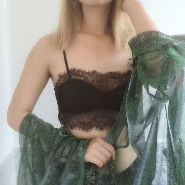 这次买的特别满意。价格划算。东西是新品喜欢的，适合我们这些小胸的朋友们，满符合期待的，面料够舒服，不会空杯，洗了还没有穿，不知道穿起来怎样的，穿着好看的蕾丝自己也开心哈哈