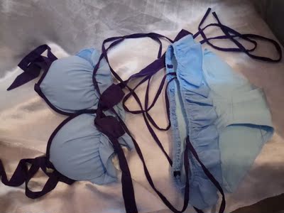 整體不錯看,可愛,料雪紡略硬 但襪有污,可惜 包裝不錯