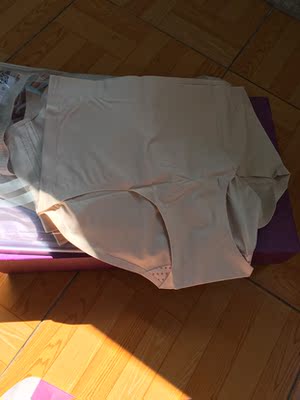 宝贝质量差不多，刚收到还没穿，过段时间再跟进吧