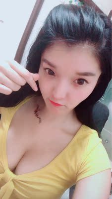 衣服太性感了,只能直播穿。出门不敢穿🙈 衣服太性感了,只能直播穿。出门不敢穿🙈