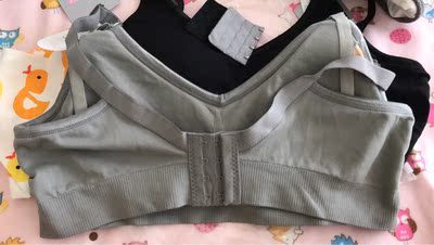 内衣料子很舒服，客服推荐尺码合适，不勒，弹力很大。
