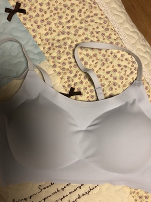 还没穿，看起来挺好的，比较好搭配衣服