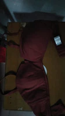 布料真的很舒服，虽然价格真的有点小贵，不过摸着舒服也就物有所值了。