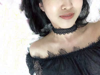 纠结了半天最后让老板颜色改成黑色，还是大爱性感的黑色啊！质量可以，蕾丝很软，我皮肤比较敏感，穿这套不会痒完全没问题，关键风格很仙有木有！！拍了几张买家秀，满意！