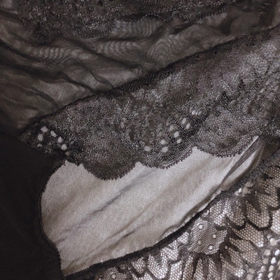 讲真的 蛋蛋是我见过最可爱最温柔的店主啦！ 可爱中透着性感！人很好！也很好说话！主要是东西特别好！这次买了很多！光东西的包装就让我有种舍不得拆开的感觉 很高大上 包装的很精美！！这次买了内裤和新上架的睡衣 内裤的虽然有点掉浮色但是洗两次就好啦！质量很好 蕾丝滑滑的穿起来很舒服！睡衣真的特别种草啦！质量特别特别好！穿起来很诱惑人 就和蛋蛋拍的视频是一样的效果！你们真的不能错过 很爱这种性感的风格 哪怕没有男朋友哈哈哈 好评啦好评啦 老顾客 真的很好