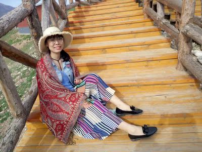 很性感哦，丝绸面料在夏天穿超级舒服，不闷热！！！