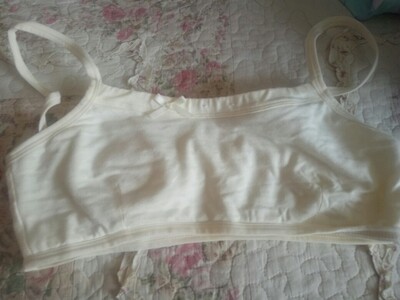 挺好的,大小肥瘦正好。就是有些厚,夏天孩子嫌热,肩带也容易掉…………… 挺好的,大小肥瘦正好。就是有些厚,夏天孩子嫌热,肩带也容易掉……………