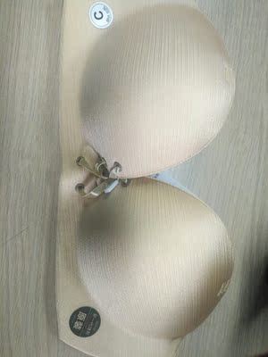 内衣收到了，已经洗了穿着了，聚拢效果很好，充气方便，客服态度很好