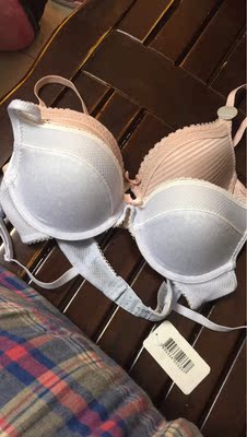 和图片一样,总体非常满意,穿一段时间再来追加评论。不说太多了,上个图。 和图片一样,总体非常满意,穿一段时间再来追加评论。不说太多了,上个图。