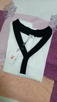 打底必备,实物超好看,客服推荐的尺码也刚好,准备再入手一件黑色! 打底必备,实物超好看,客服推荐的尺码也刚好,准备再入手一件黑色!