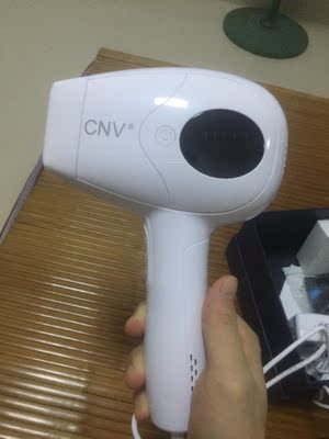 特意用了几次才来评价，效果是有的，手毛逐渐在减少了，哈哈我估计在几周就可以光溜溜了的，暂时没有发现毛孔粗大肿大的现象！