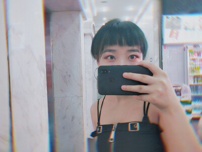 可以说很喜欢这个裹胸了,不掉,有型,配其他高腰裤子也可以。 可以说很喜欢这个裹胸了,不掉,有型,配其他高腰裤子也可以。