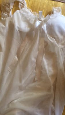 睡衣很好哟，两层，里面一层纯棉的，穿着很舒服。早就想买了一直没买，现在买了，穿着很舒服哟。喜欢。