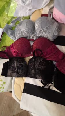 内衣很很好看，穿起来很舒服，在这家店第二次购买了