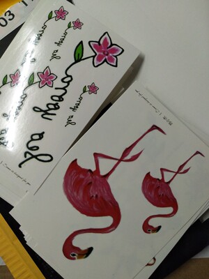 拿回来就贴上了，图案都很个性！喜欢！