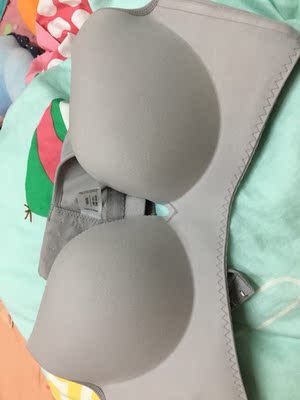 真的是超级超级超级的舒服，第一次在网上买内衣，店家很贴心，买的时候一直在推荐尺码，还怕不够长送了好几个延长扣&hellip;&hellip;&hellip;好评好评超级好评！！！以后内衣就认准这一家啦