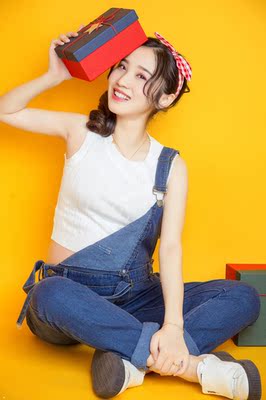 很好哎，8个月这套衣服很适合奥