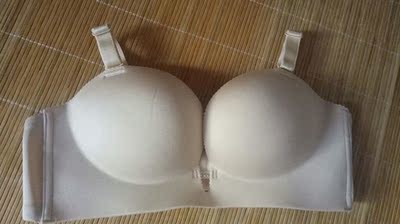 到货马上试穿了下，聚拢效果很好，也没有异味，好评，会回购。