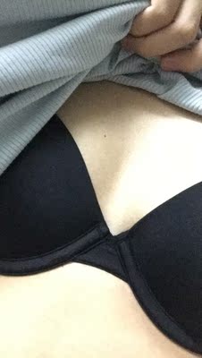 很好穿，小胸表示很满意。坐等双十一买买买。