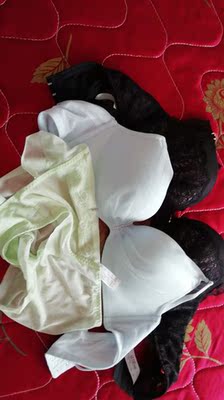 活动时领券买的，质量真的不错，关键是价钱也便宜，用洗衣机洗了也不变形，穿着舒适。