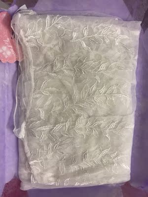 包装自然不用说了，很好！就说感觉太小了！可能我比较胖吧！不过送的颈带很不错，很合适！