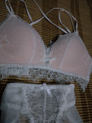 真的是物超所值！太棒了！穿上后非常舒服！还很漂亮。老公也说非常性感