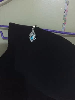 内衣挺好的，不褪色入手一黑一肤色，还送个两个颜色的排扣，棒