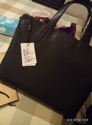 【揭秘】斐格男包怎么样，质量很差是真的吗