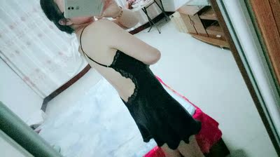 睡衣不错哦，很喜欢，一直想买这款的，不好意思买，终于下决心买了一件，质量很好，滑滑的布料。超级喜欢，不过不能外穿，后悔没买一套的了&hellip;