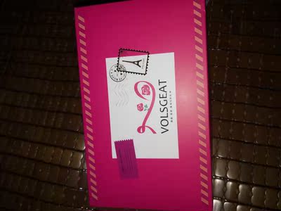 很舒适，大胸显小，包装精美！