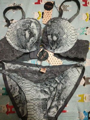 第一次尝试蛇姬性感文胸,穿上效果真的好好哦!衣衣质量很好,特别要称赞一下客服,真的非常细心,由于我自己的原因,出了点问题,客服也非常有耐心的帮忙,非常感谢! 第一次尝试蛇姬性感文胸,穿上效果真的好好哦!衣衣质量很好,特别要称赞一下客服,真的非常细心,由于我自己的原因,出了点问题,客服也非常有耐心的帮忙,非常感谢!