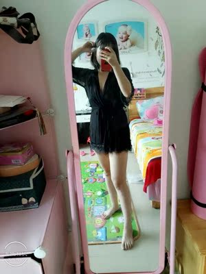 睡衣好看，料子也舒服，我很喜欢，这次购物也特别满意呀！！！我身高160体重116这个码子刚刚好，穿着合适