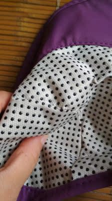 超级大差评！都极少差评的，太气人了！图片说的多好，按摩热敷什么的。实际就两个小硬在块震动，热敷也就那两个硬块热一点点。跟本没有按摩的效果反而振的难受！那两小硬块带上还割的很疼，硬块挺厚的！体验极差！别说享受了简直是着罪！要我选择七天无理由退货。没有运费险了还要自己掏运费。劝大家别上当了！他家刷单也不知道花了多少钱！