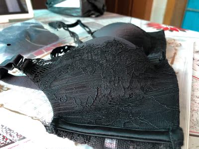 还送了内裤.质量好呢，挺合适.