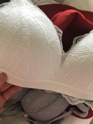 这家买的第四件内衣，做工细致，特意买来夏天穿的，轻薄舒适，质量很过硬，值得购买！