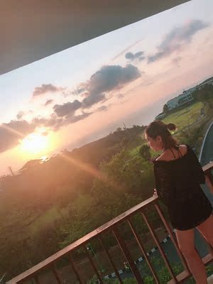 已经买过好几次了 东西超级好 、很遮肉 、而且质量很好、到的也很快、每次出去玩都会买一套 、已经是老顾客了、很喜欢、非常好、