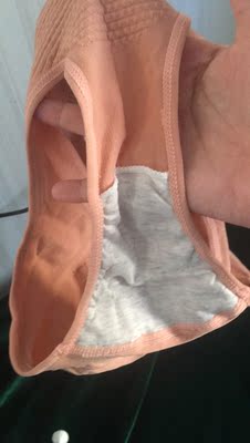 哎，习惯好评，但打开发现，所谓的纯棉就是一半，大家自己看吧，难道就缺那点棉布讷？那里面还能塞东西？难道卫生巾，我无法想象我为啥只有一半。