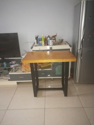 很好实木的,看起来很上档次,没有什么味道,太喜欢了。 很好实木的,看起来很上档次,没有什么味道,太喜欢了。