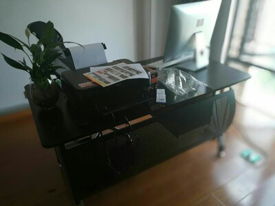 物流很快,桌子很扎实,比想象的质量还要好 物流很快,桌子很扎实,比想象的质量还要好