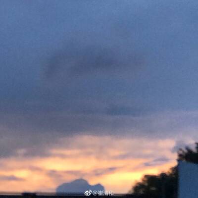 衣服买给妈妈穿的，白色最仙气了，单穿里面的套装会有点露，但是外面有个外搭真的是不错了，遮掉肚子上和大腿根的肉，保守中透露着小性感，耐思耐思耐思耐思耐思耐思耐思耐思耐思耐思耐思耐思耐思耐思耐思耐思耐思耐思耐思耐思耐思耐思耐思耐思耐思耐思耐思耐思