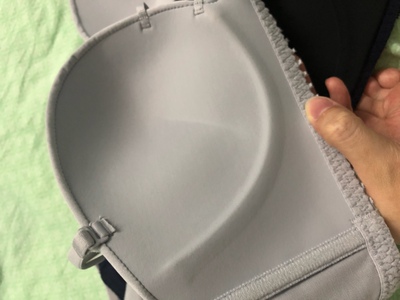 布料很好、颜色款式都很满意、客服服务态度也很棒，一开始换货把两个包裹调换了发错了 卖家有很好帮忙解决、真的很感谢，这款穿着很舒服的无钢圈，喜欢的别错过