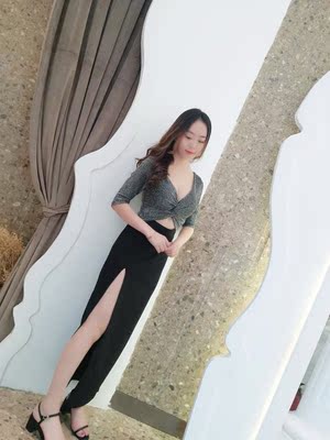 裙子收到了，质量很不错，上身效果很好看舒服，很时尚，比实体店便宜多了，满意