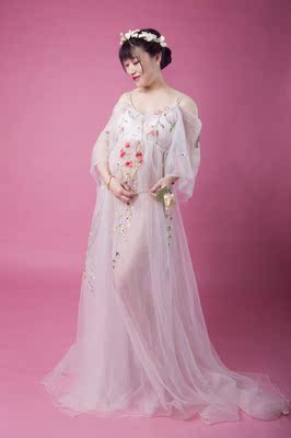 衣服很好 很干净的 和图片一样一样的 卖家也很热心 自己租衣服拍照省了不少钱呢 送的贴纸很可爱 😘😘😘 衣服很好 很干净的 和图片一样一样的 卖家也很热心 自己租衣服拍照省了不少钱呢 送的贴纸很可爱 😘😘😘