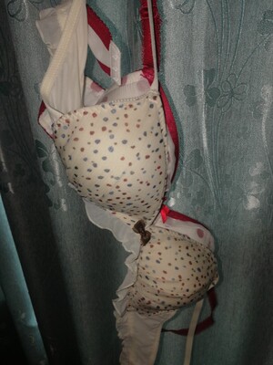 超级少女   颜色和实物没差 而且合身 感谢花房